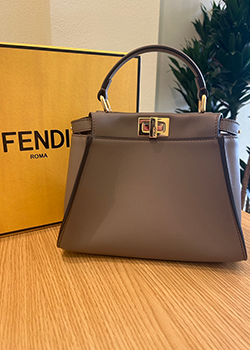 フェンディ ミニピーカブー